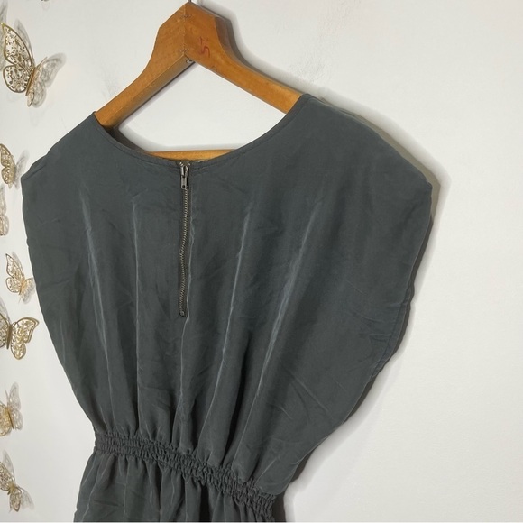 ๐ฆ๐ DIVIDED | Gray Black Cinch Waist Midi Dress - Picture 5 of 9